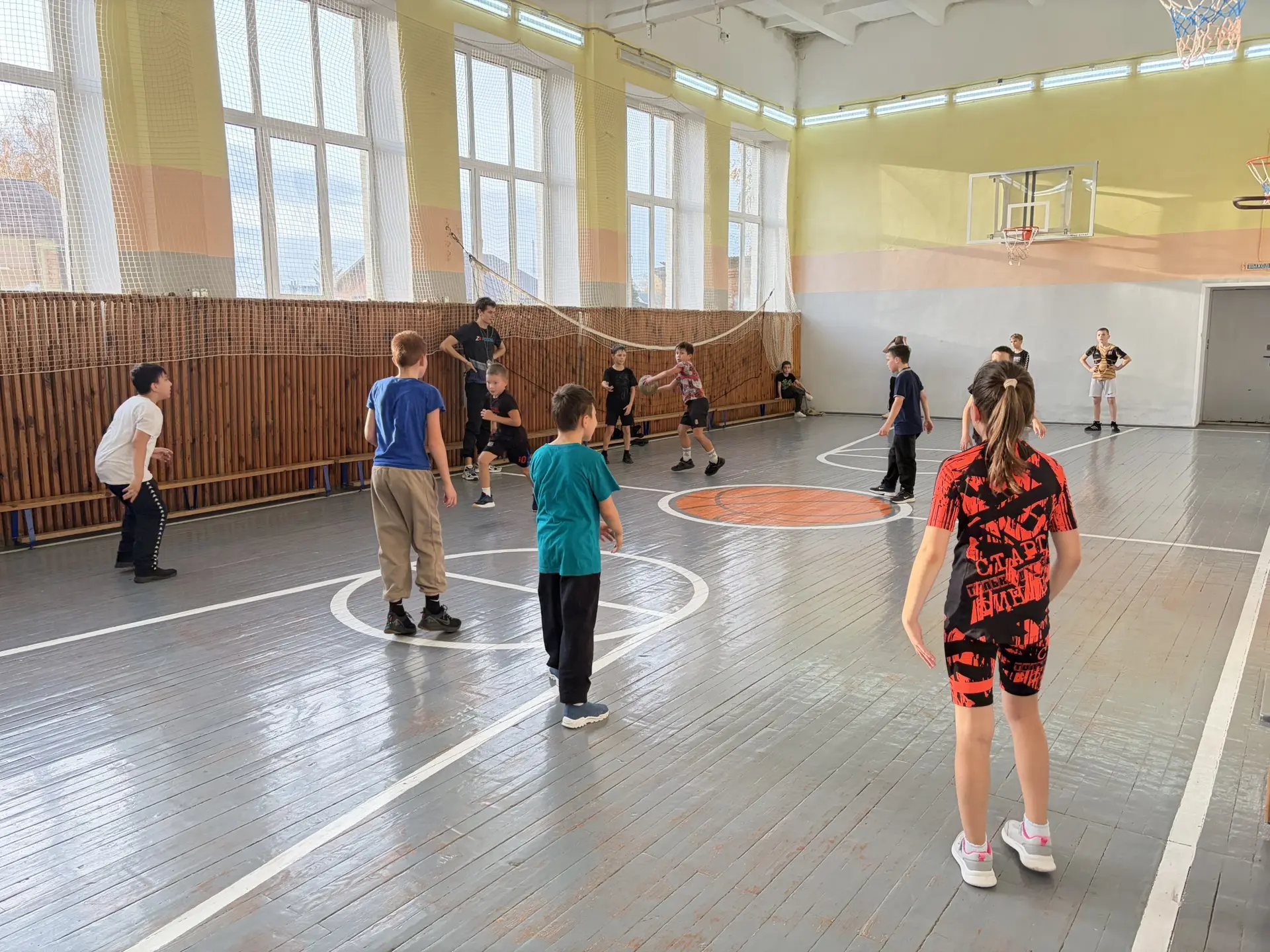 ✨В уютном и просторном спортзале кипит жизнь, наполненная звуками бега, звонким смехом ...