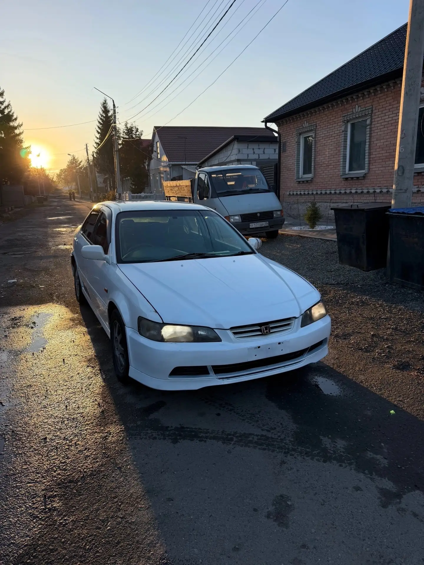 Honda Аccord 2001 год,  на ходу, техника в порядке, по кузову есть моменты, торг с учет...