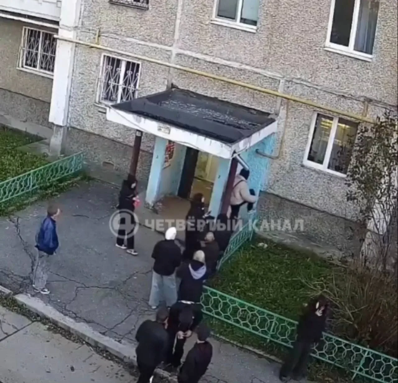 😳 Новое видео избиения мужчины в Нижнем Тагиле