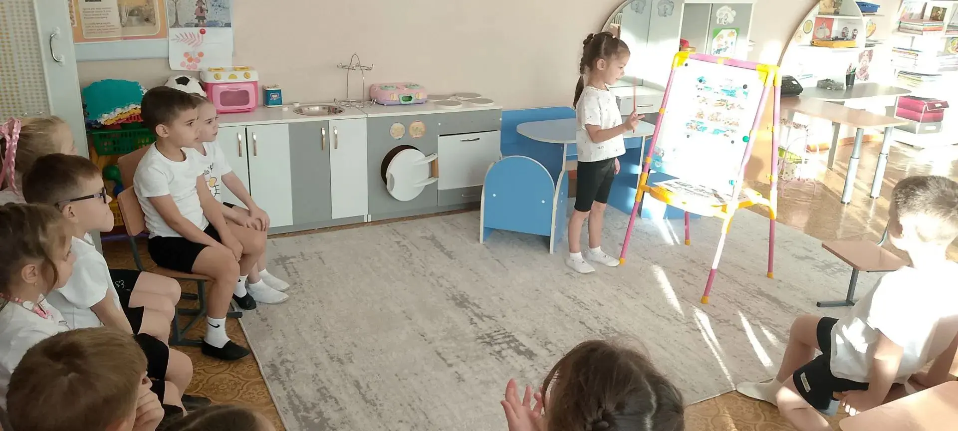 День 9 октября в старшей группе № 2  был посвящён чтению и изучению сказок Александра С...