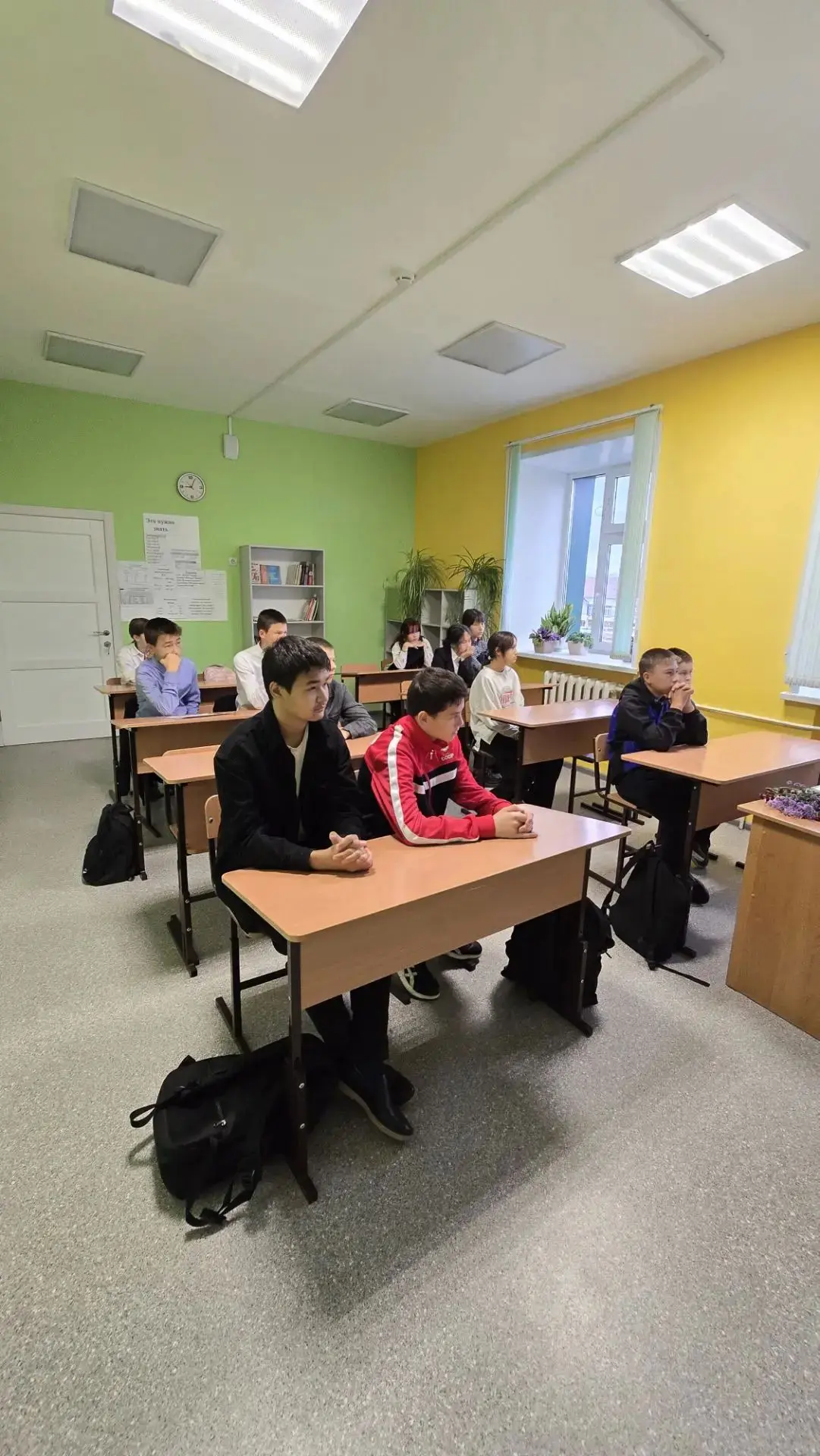 🎉 Ко Дню учителя в нашей школе прошли занятия цикла «Разговоры о важном»! 🎉