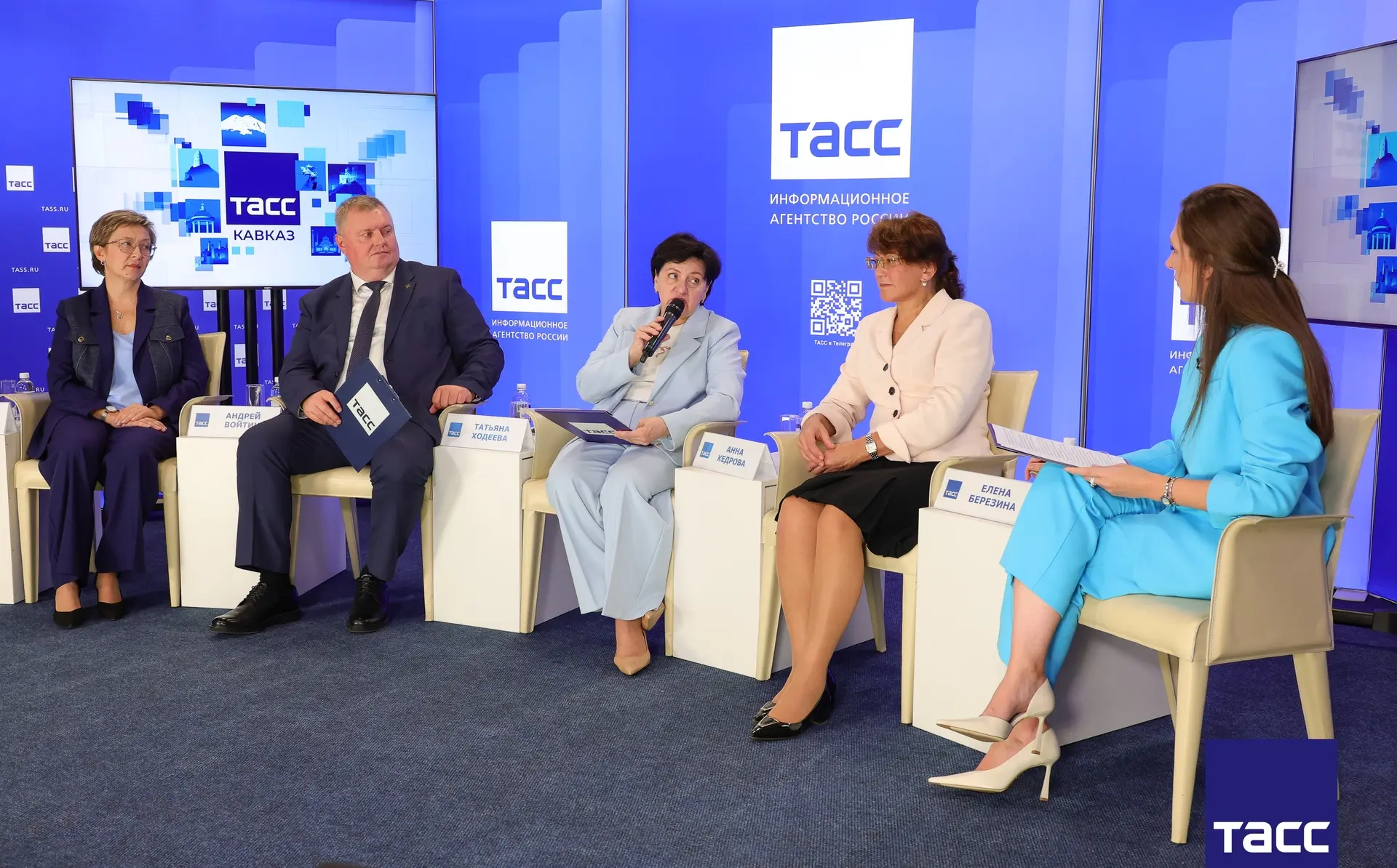 🗣 Главное из заявлений, а также фоторепортаж с пресс-конференции в Региональном информ...