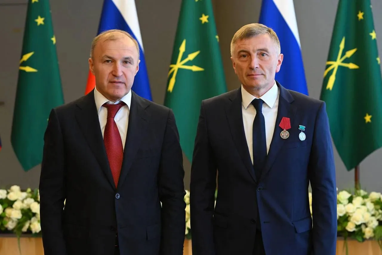 Уважаемый Юрий Шумафович, коллектив ГБОДО РА "ДШИ им. М. Хагауджа" а. Кошехабль сердечн...