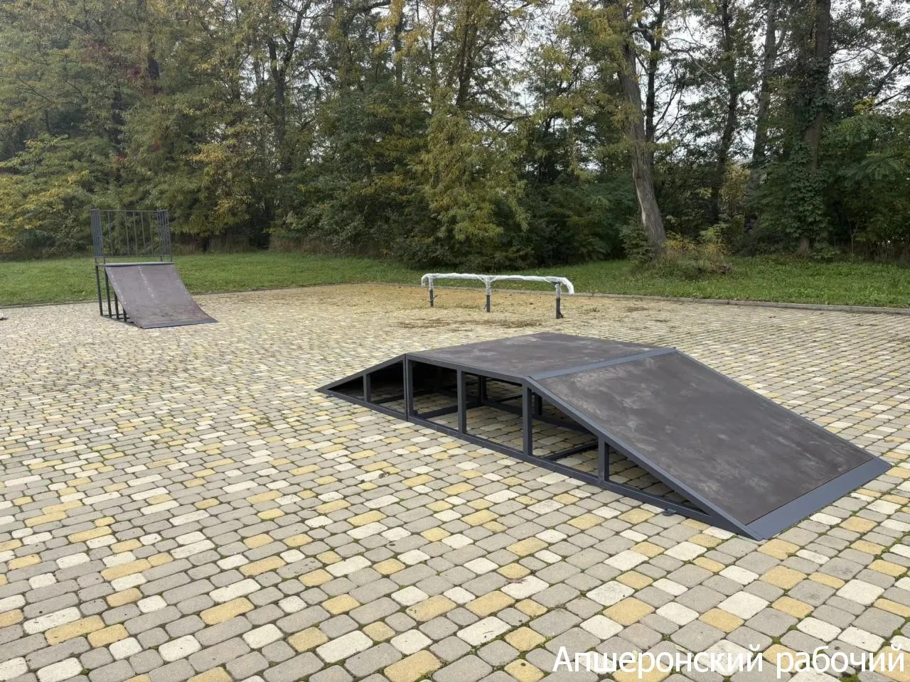 🛹В парке «Юность» появилась новая скейт‑площадка.