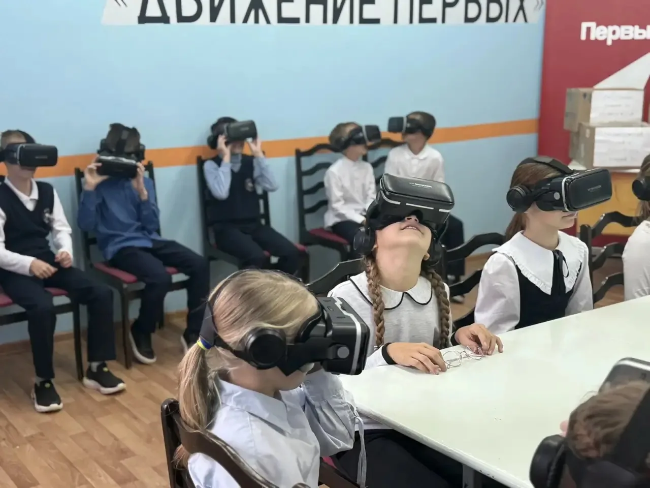 «Виртуальные очки»: путешествие сквозь экраны🎉