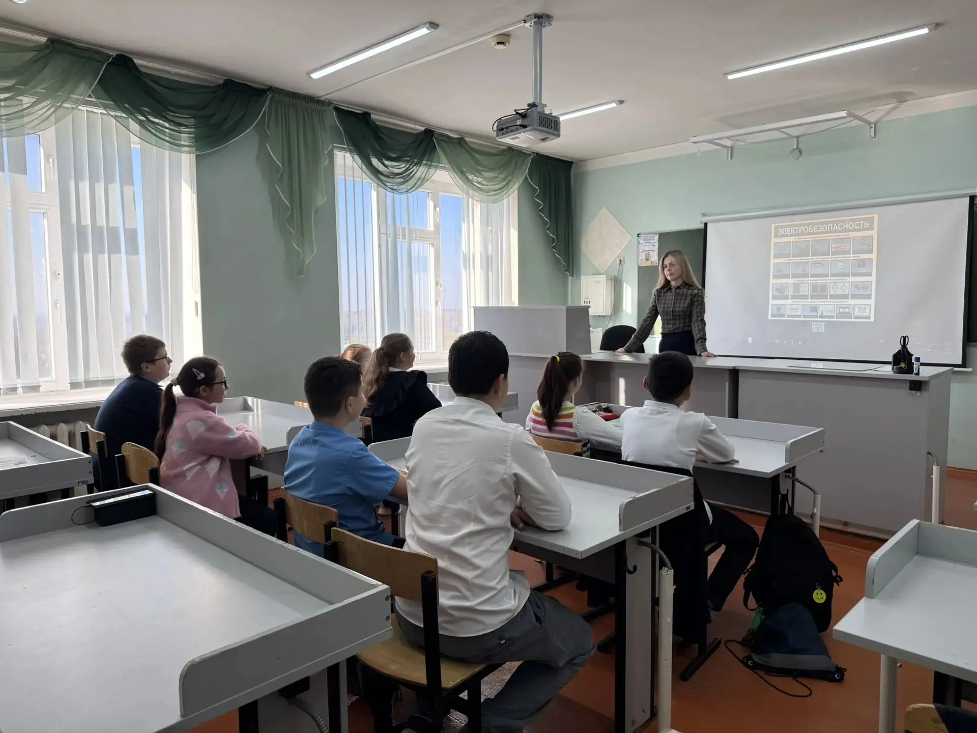 «Минутка безопасности в 5 классе: говорили про электробезопасность! ⚡️