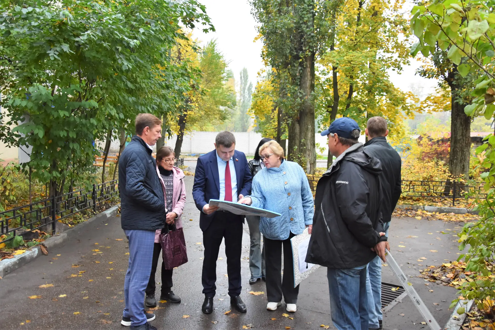 🏠 Межведомственная комиссия завершила проверку результатов благоустройства дворов