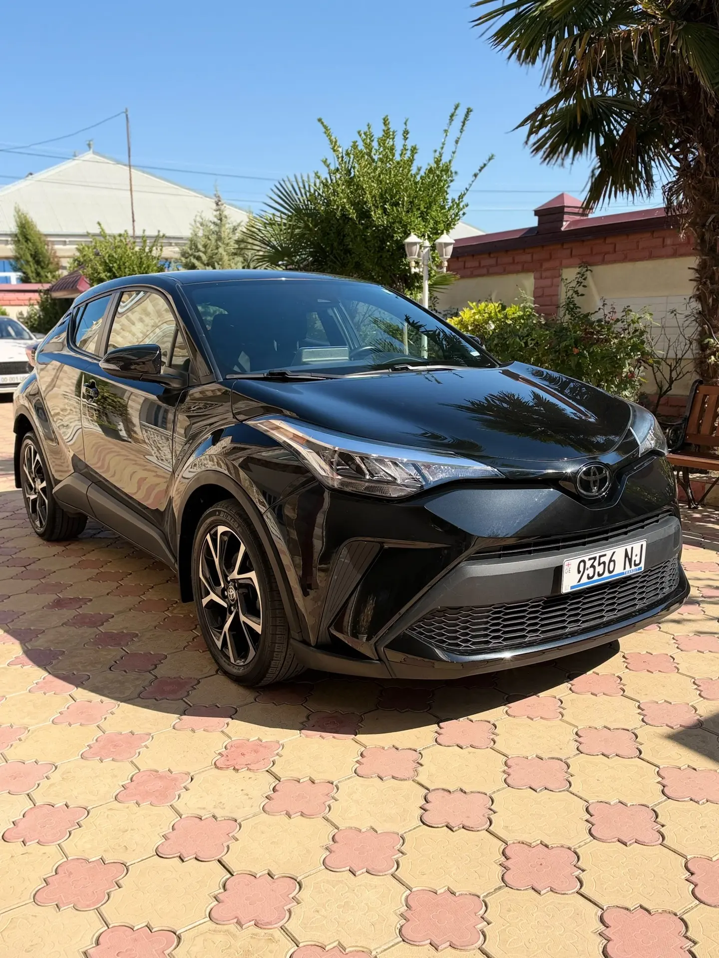 🇬🇪 TOYOTA C-HR XLE