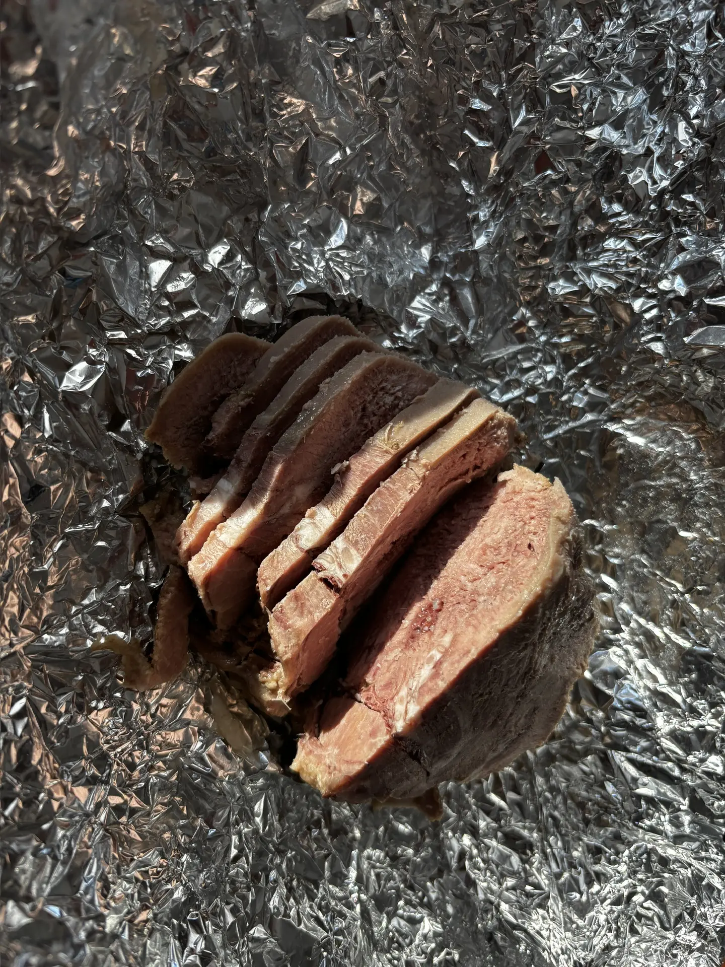 Сегодня завтракали говяжьим языком — нежный, вкусный и очень быстро заканчивается. Спас...
