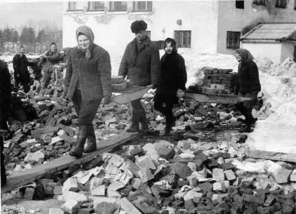 📜 14 октября в истории Красновишерского района: шаг к удобству горожан