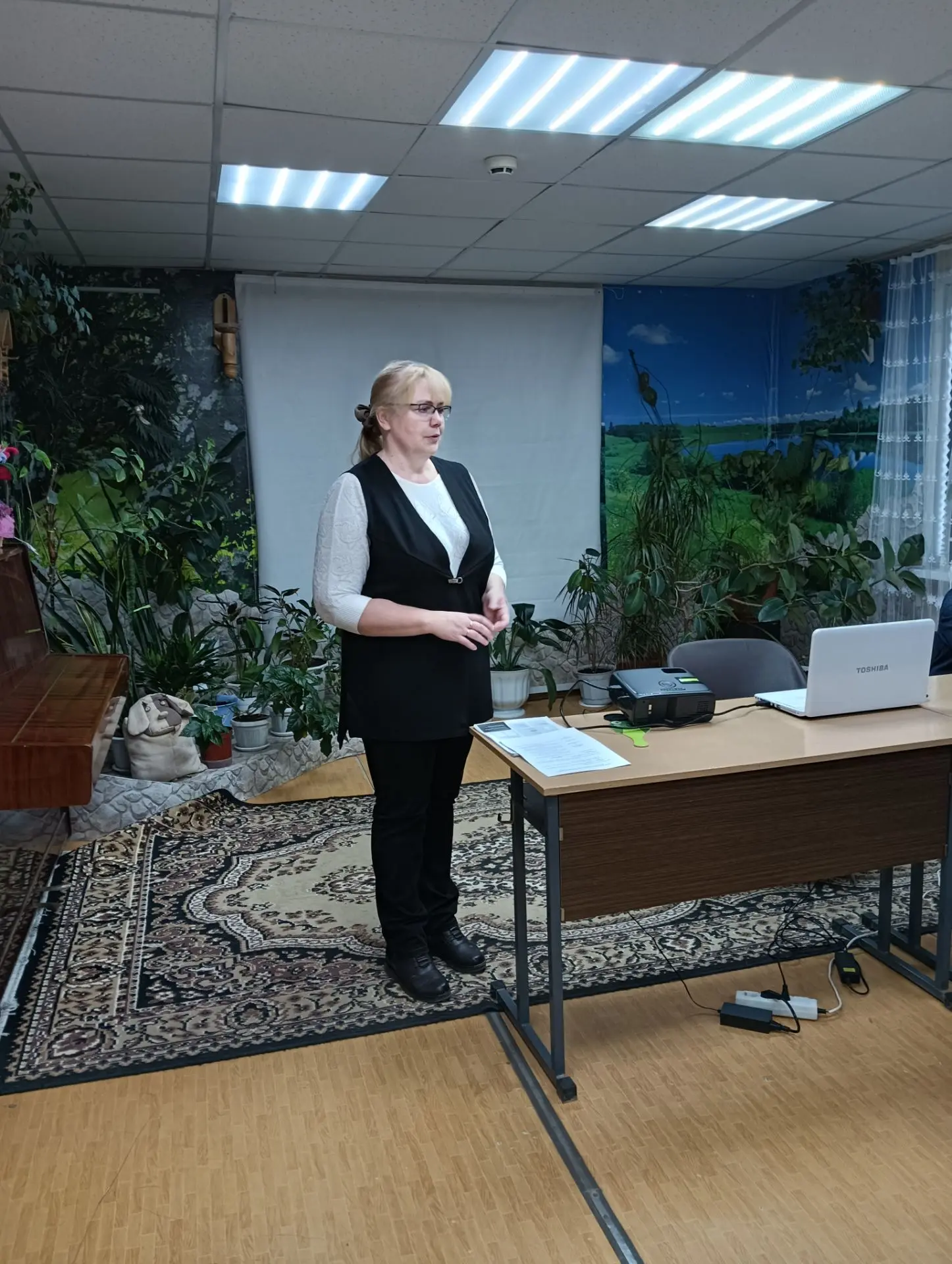 В библиотеке им. М.М. Синцова проходит очередное заседание клуба "Знание".