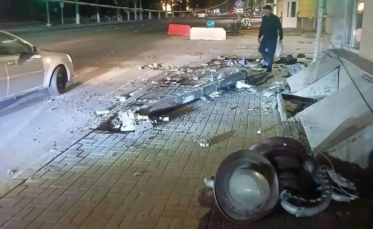 Опору освещения на Ленина в Курске заменили после аварии с автобусом