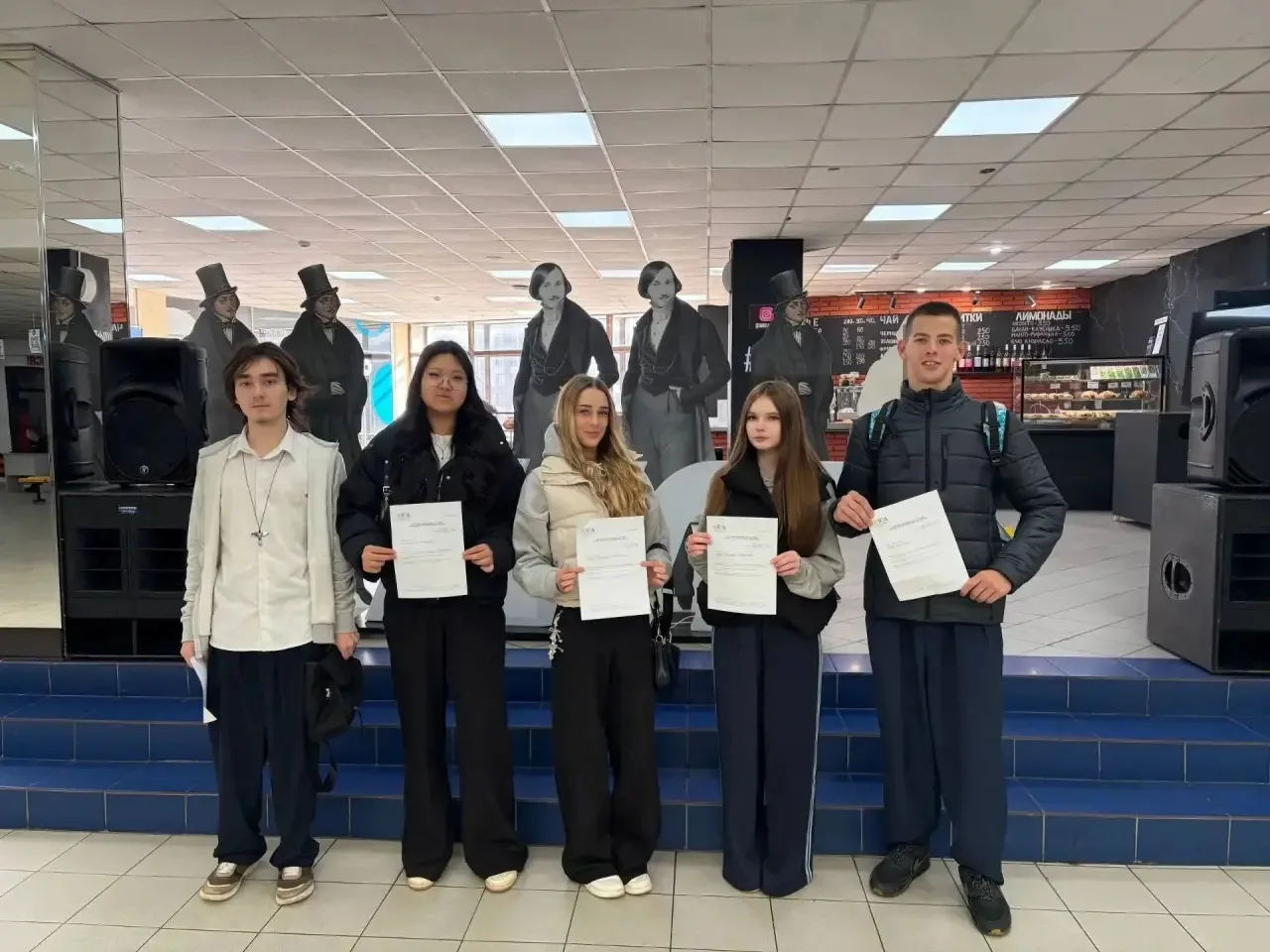 📢 Наши десятиклассники на юбилейном экономическом диктанте!