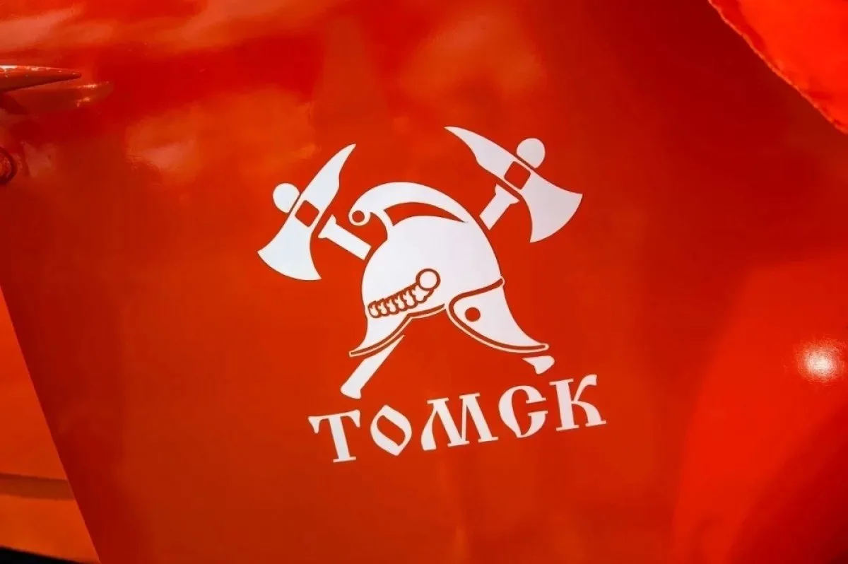 В томском селе Октябрьское огонь охватил 386 квадратных метров. Крупный пожар случился ...