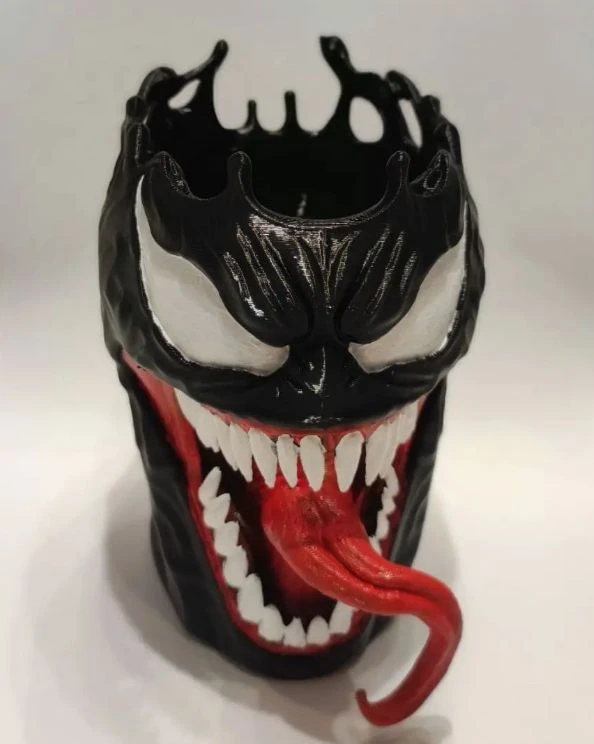 Стакан-органайзер  в стиле Venom для ручек и карандашей — практичный и необычный аксесс...