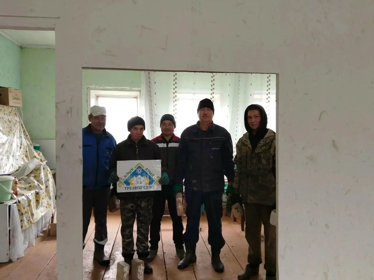 В деревне Новый Суюш в рамках проекта «Трезвое село» жители провели работы по улучшению...