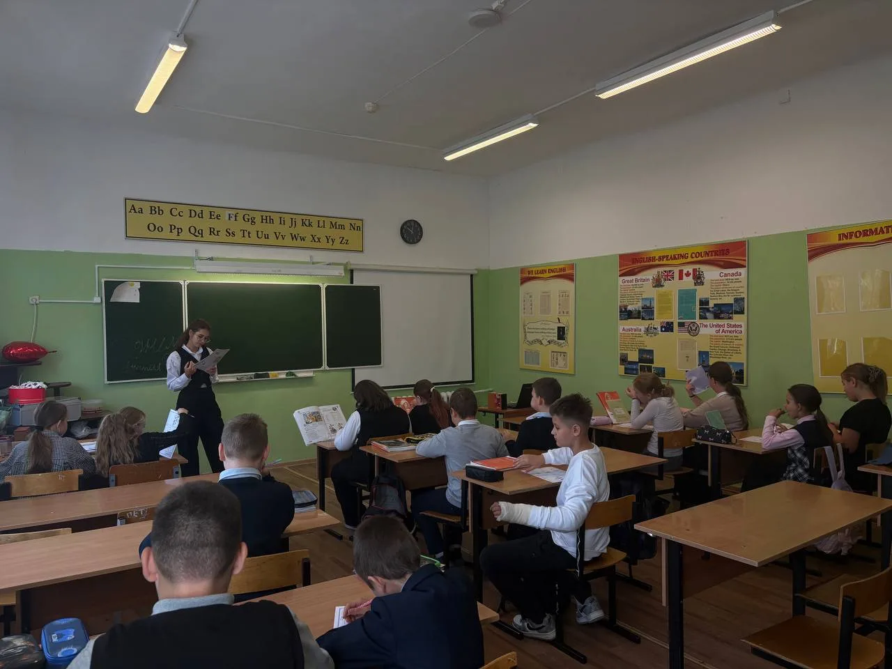 Спасибо за ваши сердца! Как прошёл День учителя в нашей школе