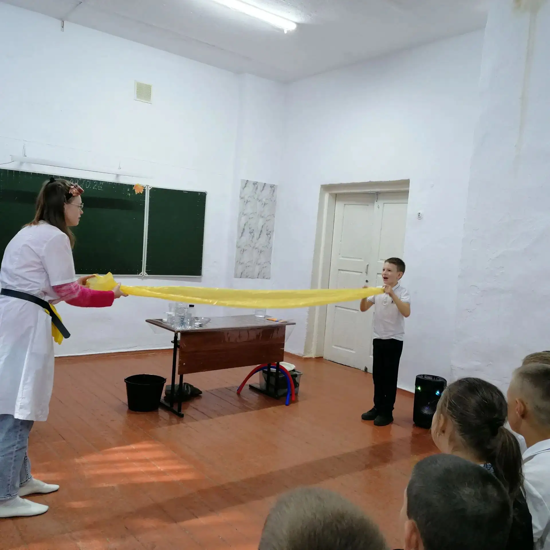 9 октября в нашей школе прошло захватывающее химическое шоу для учащихся!