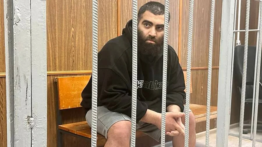 Арсен Маркарян стал швеёй в колонии — ему пришлось сшить себе подходящую робу, потому ч...