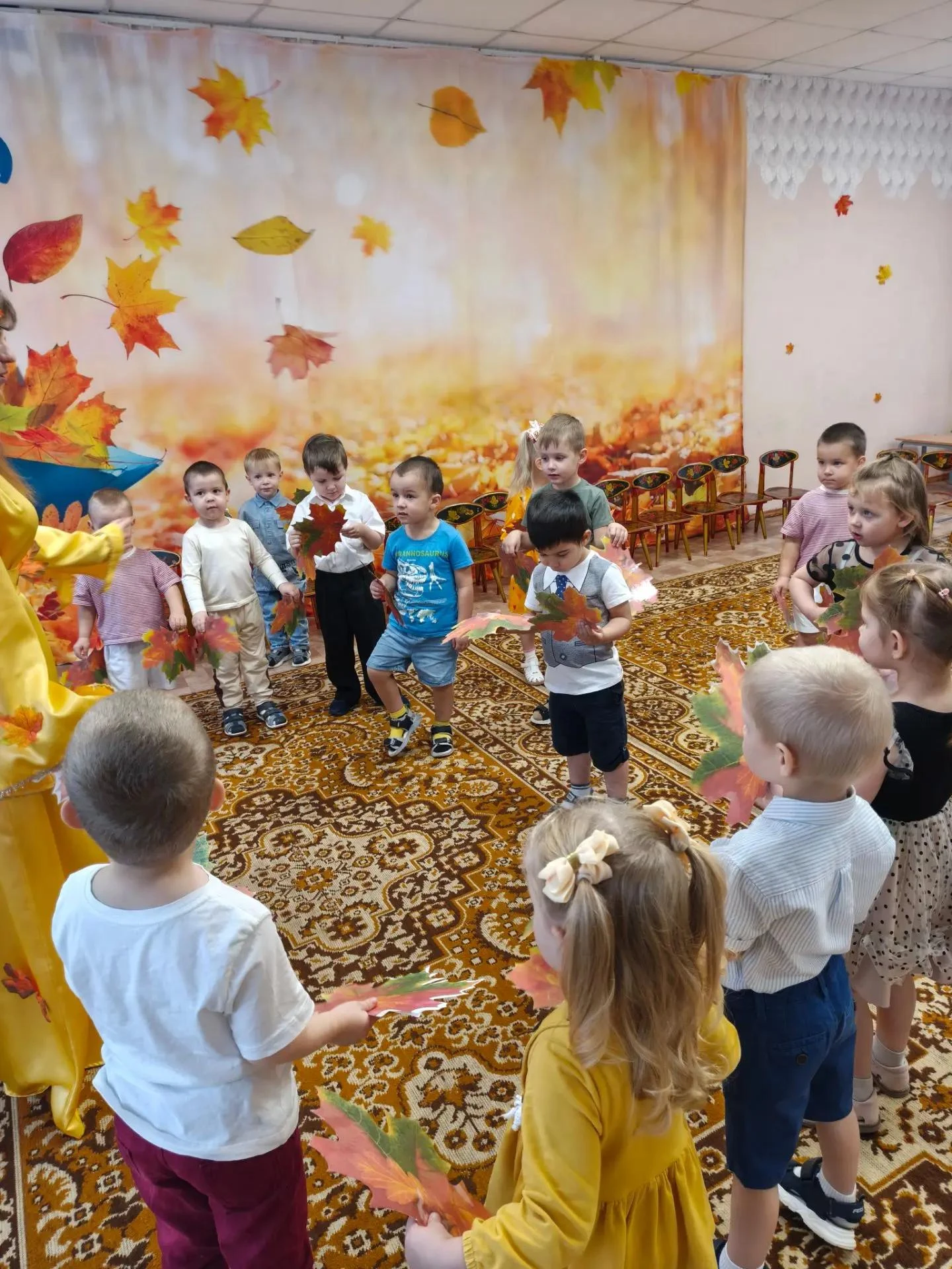 Традиционно в октябре в нашем детском саду проходят осенние праздники, которые помогают...