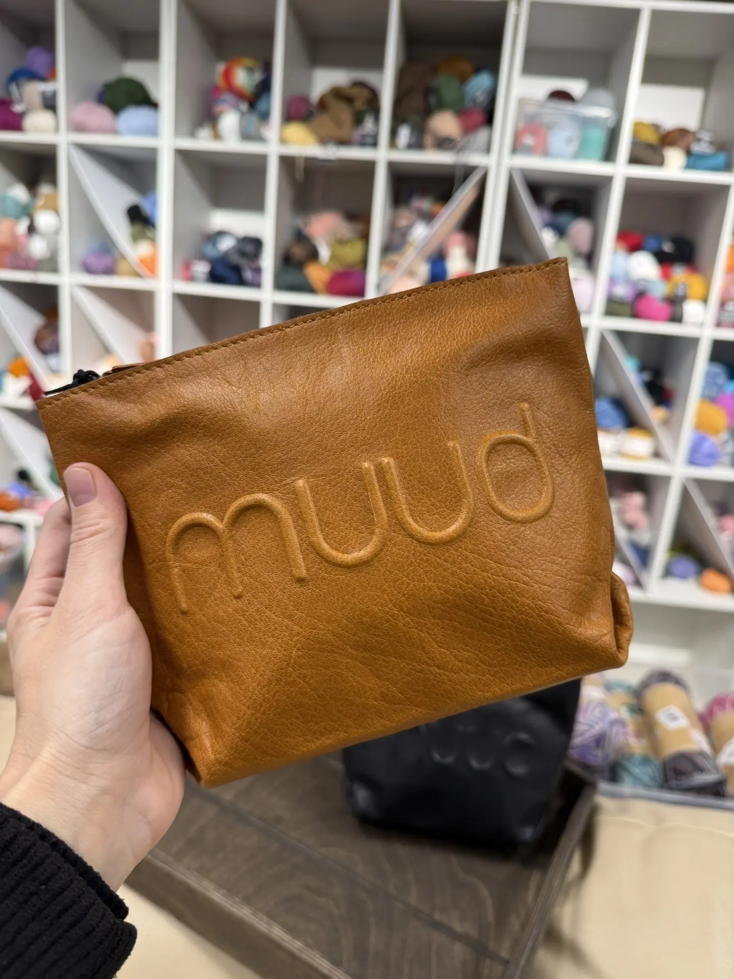 Ксюша показывает сумочку-косметичку от Muud ❣️