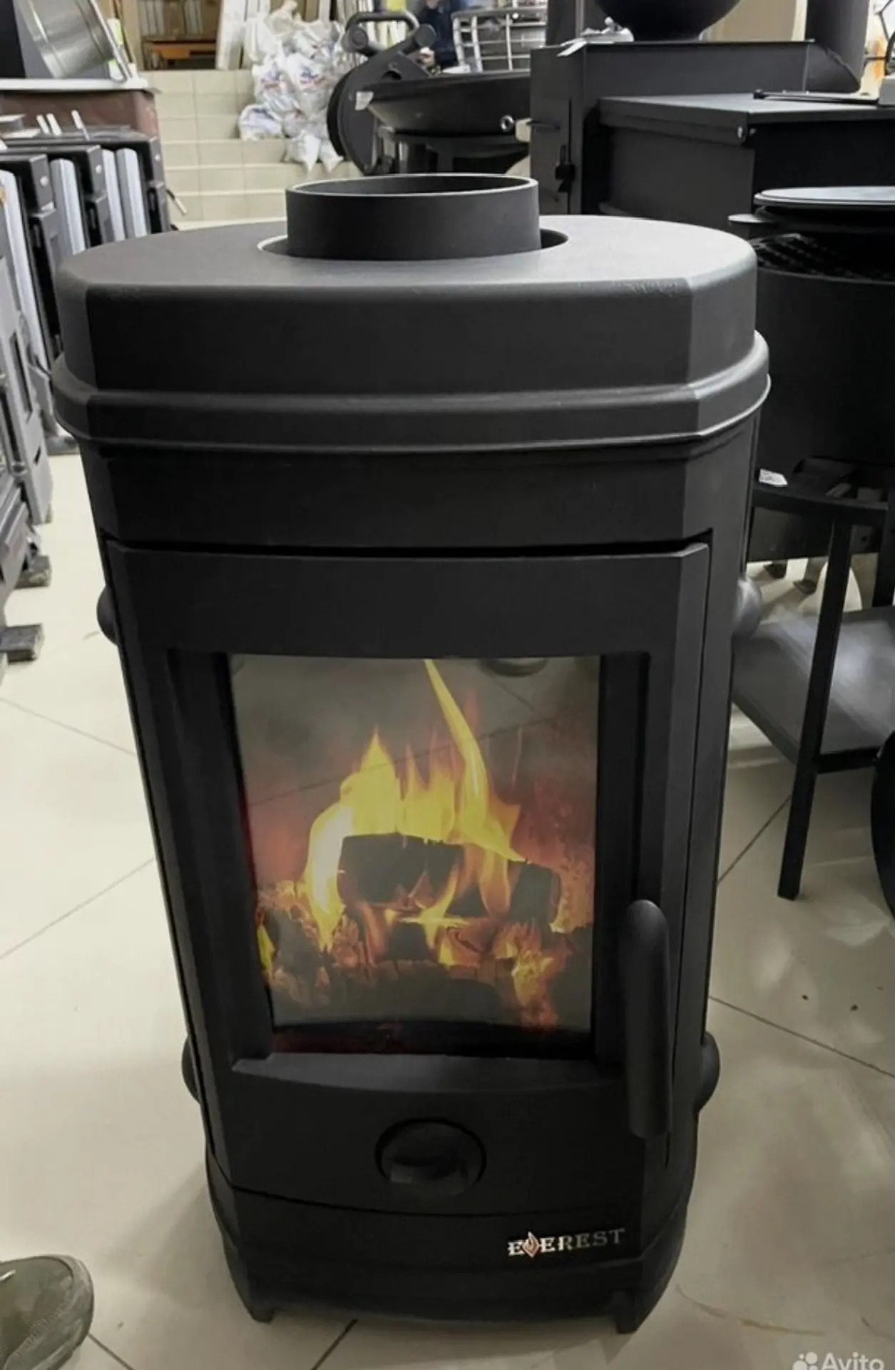 Продам совершенно новый печь-камин Эверест F7 (чугун)