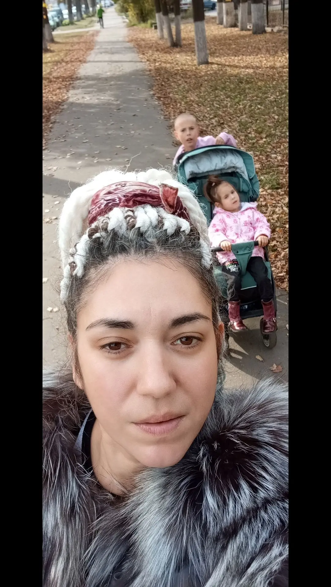 Кто куда, а мы за Лялиным комбезом. Апатамуша в Щелково, в той же сети, комбезов по аде...