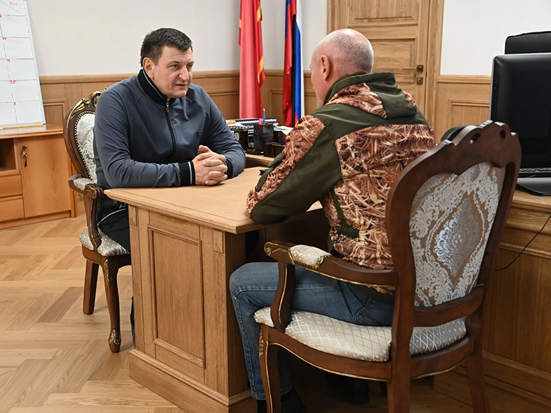 Ляхов встретился с командиром «Барс Смоленск»