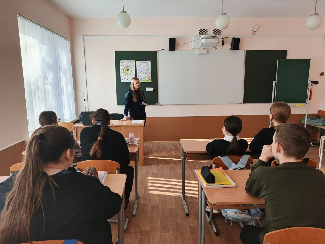 В образовательных учреждениях Тельмановского м. о. полицейские провели профилактическую...