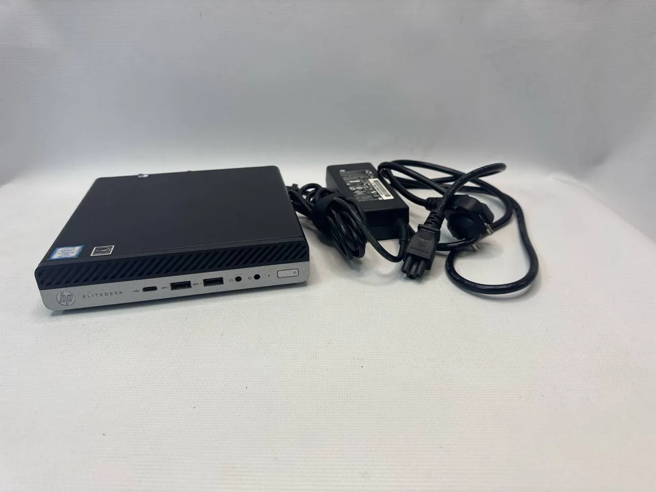 Мини-ПК HP EliteDesk 800 G4 Intel Core i5-8500, RAM 16 ГБ, SSD 256 ГБ, HDD 500 гб, WiFi...