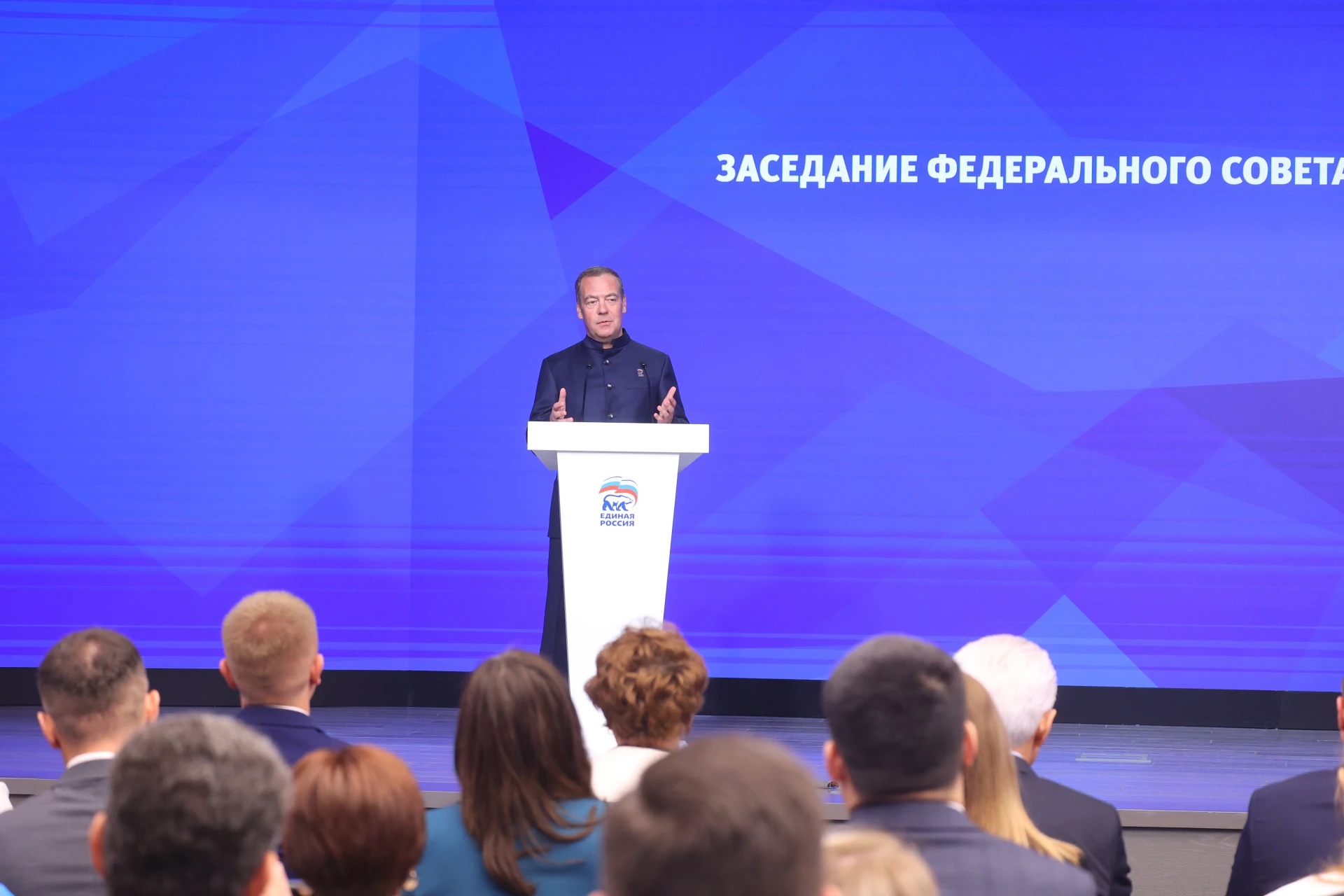 Какая партия ближе всего к людям? Конечно же, «Единая Россия»!