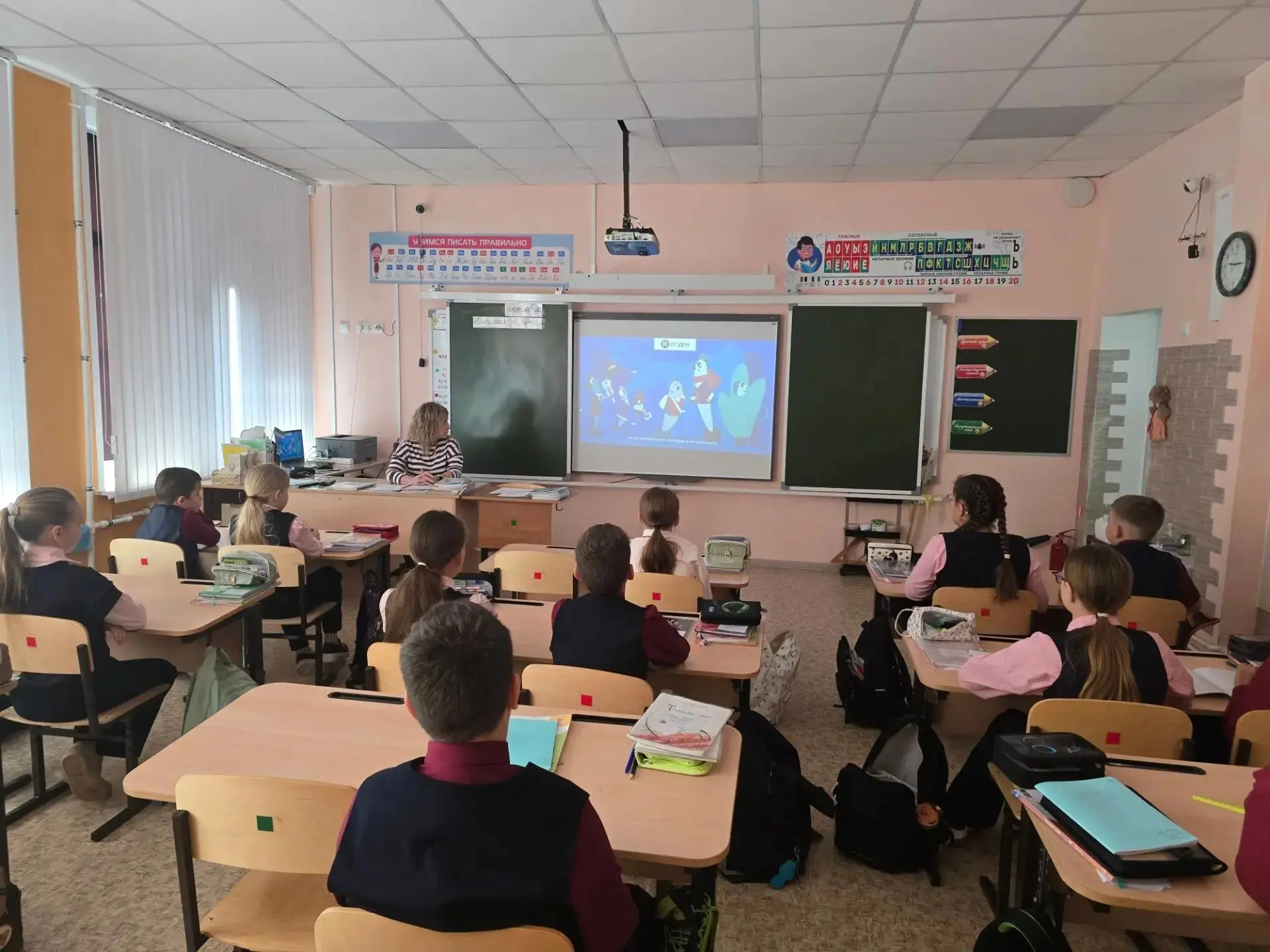 📸 «Цифровой ликбез»: новые горизонты знаний для школьников​