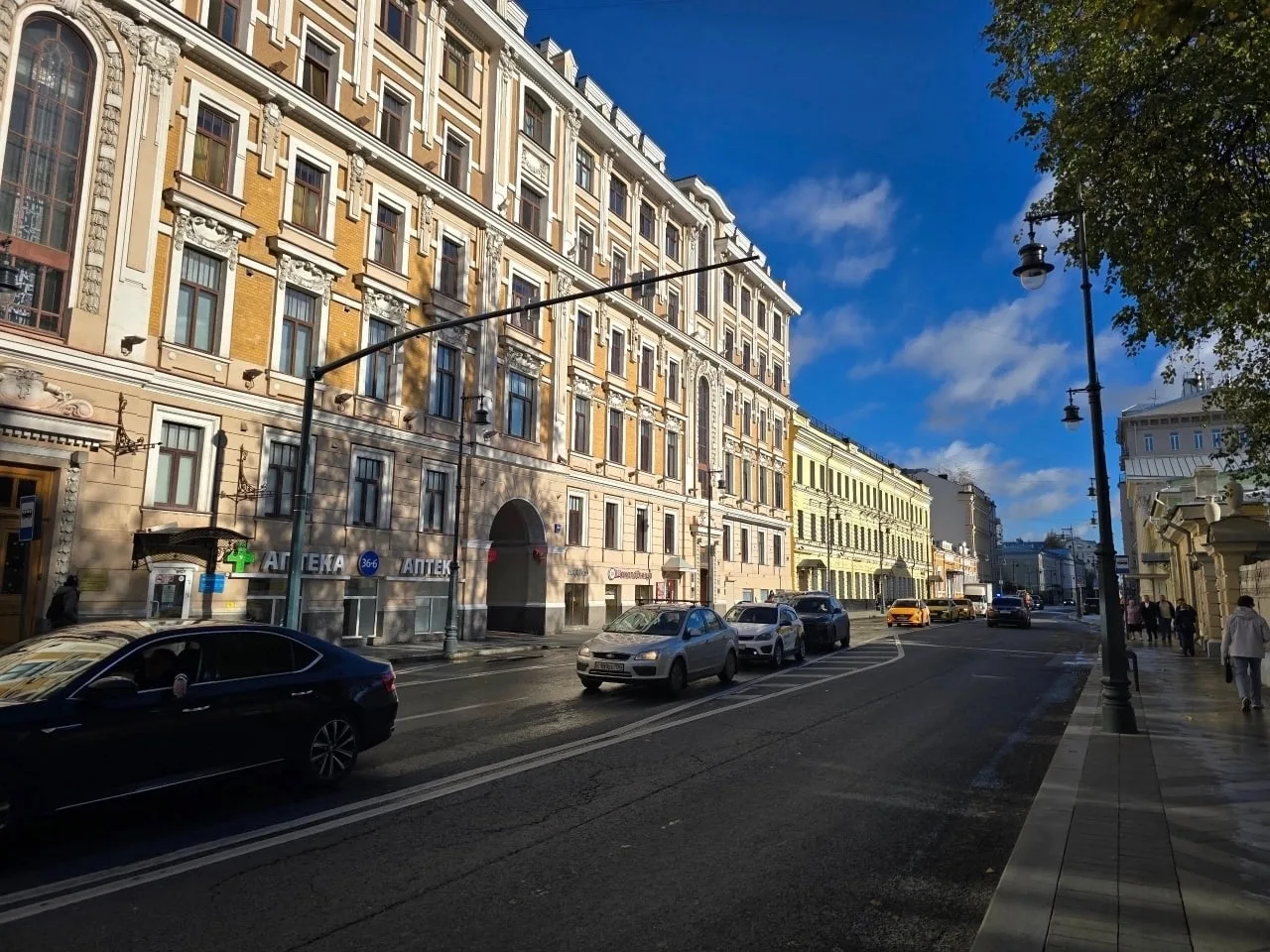 Пробка на Пречистенке в 2026-м 😁 Вот теперь точно можно сказать, что ничего не изменил...