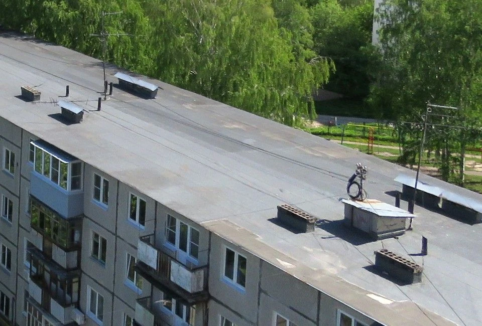 Когда весна каждый раз приходит непосредственно в квартиру (льющейся с потолка водой), ...