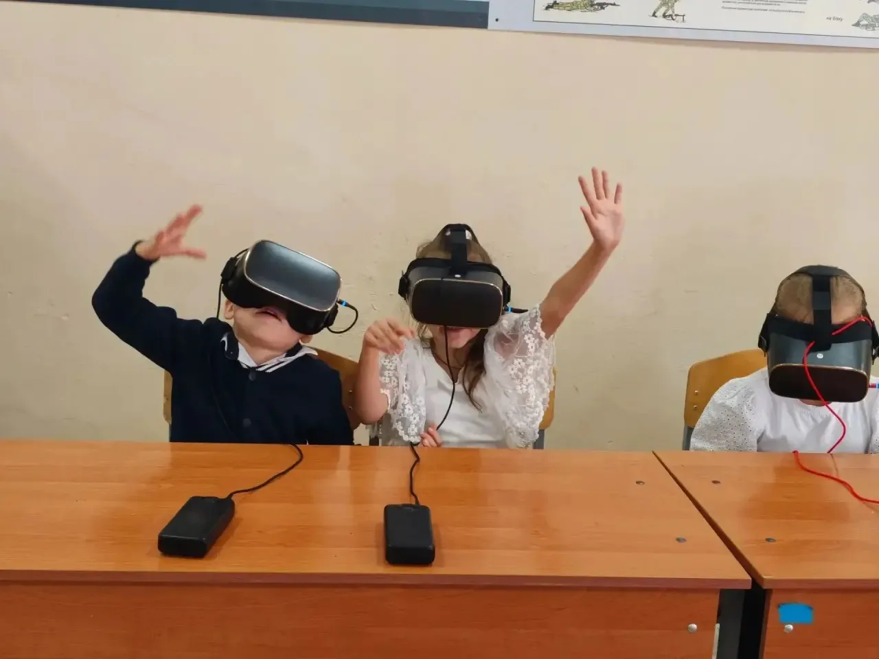 Ребята, в 🔥VR - очках🔥посмотрели интересный познавательный фильм: «Заповедники Россий...