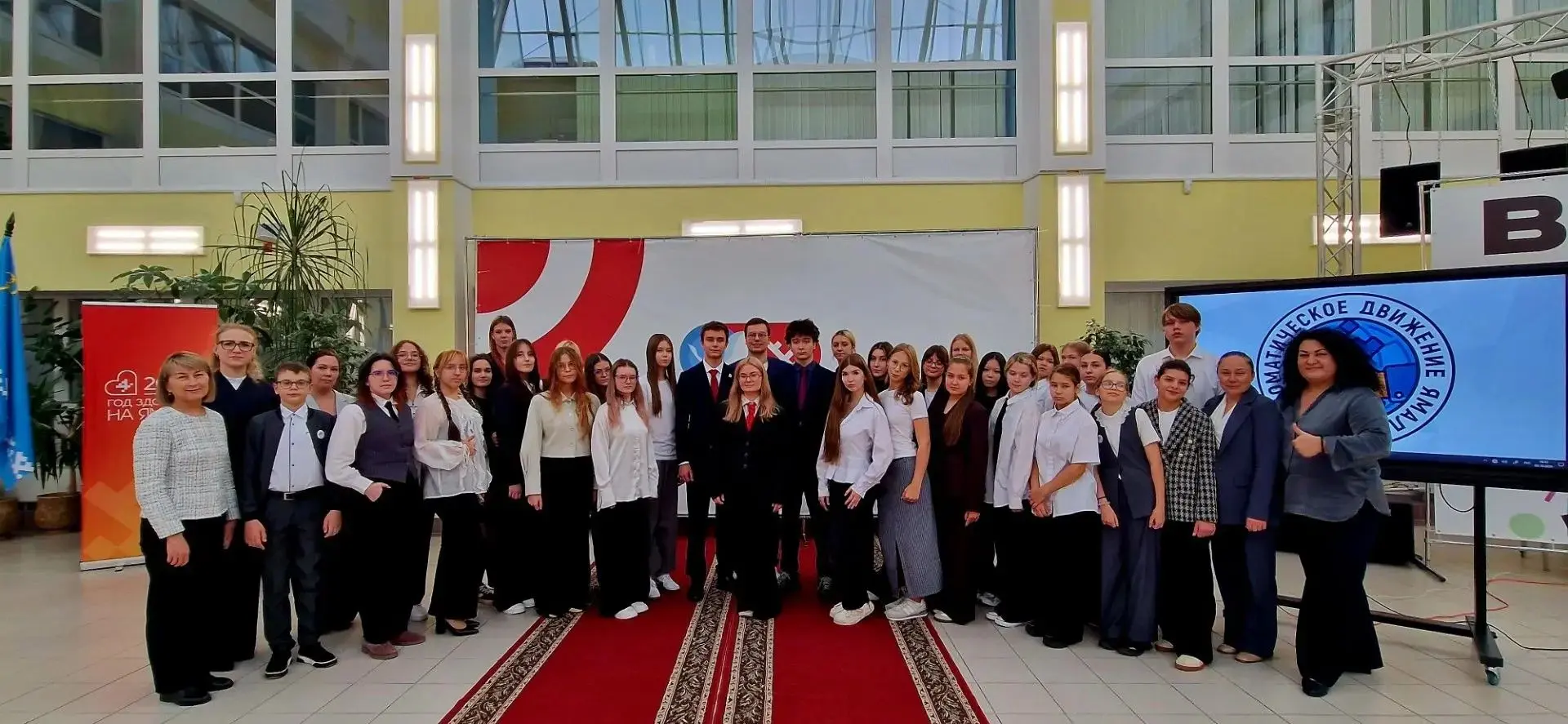 ДИПЛОМАТИЯ ШАГАЕТ ПО ЯМАЛУ: В МУРАВЛЕНКО ОТКРЫЛСЯ НОВЫЙ КЛУБ!