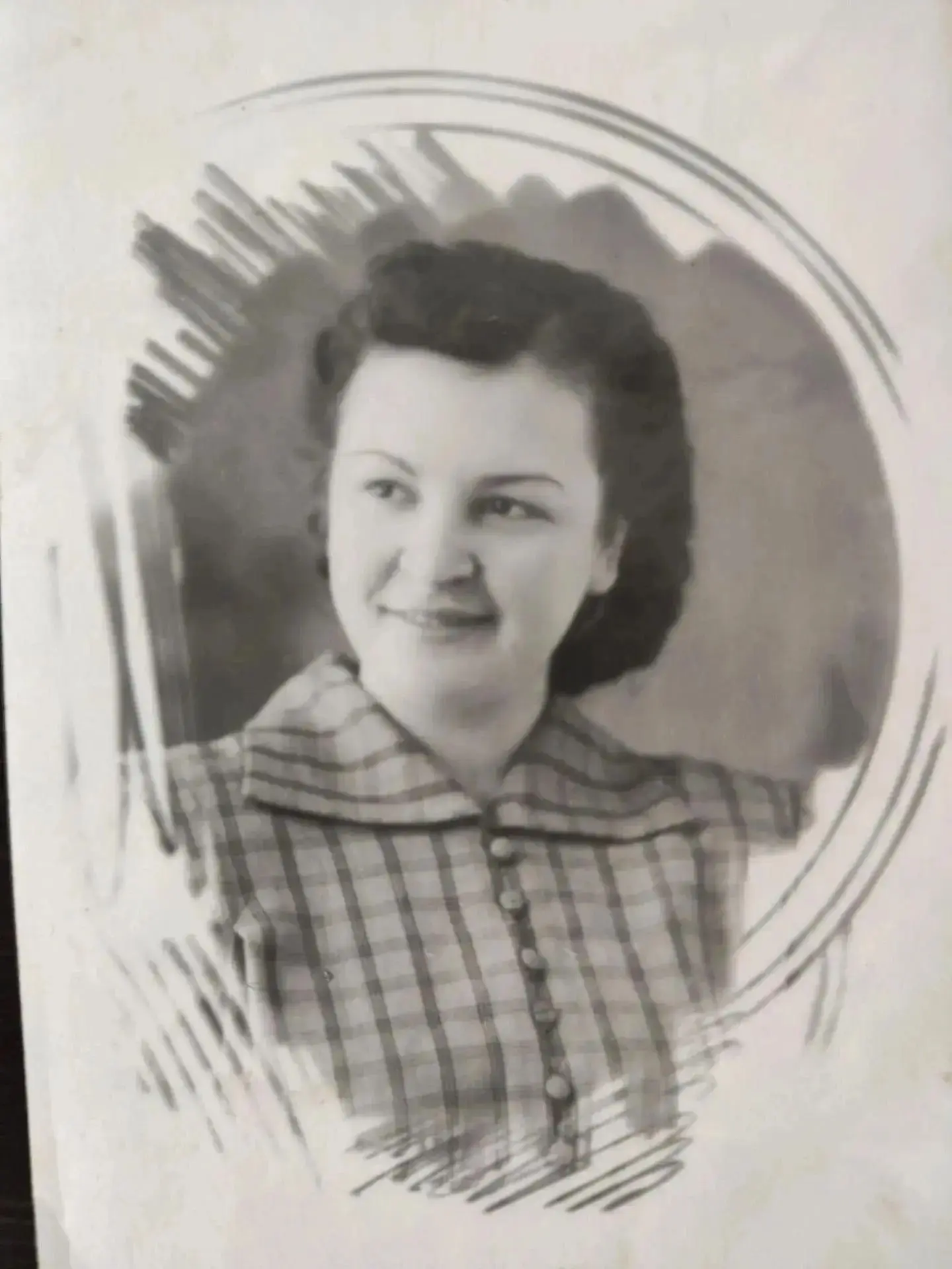 🧁Нина Александровна Герасименко родилась 14 июня 1934 года в городе Орел.