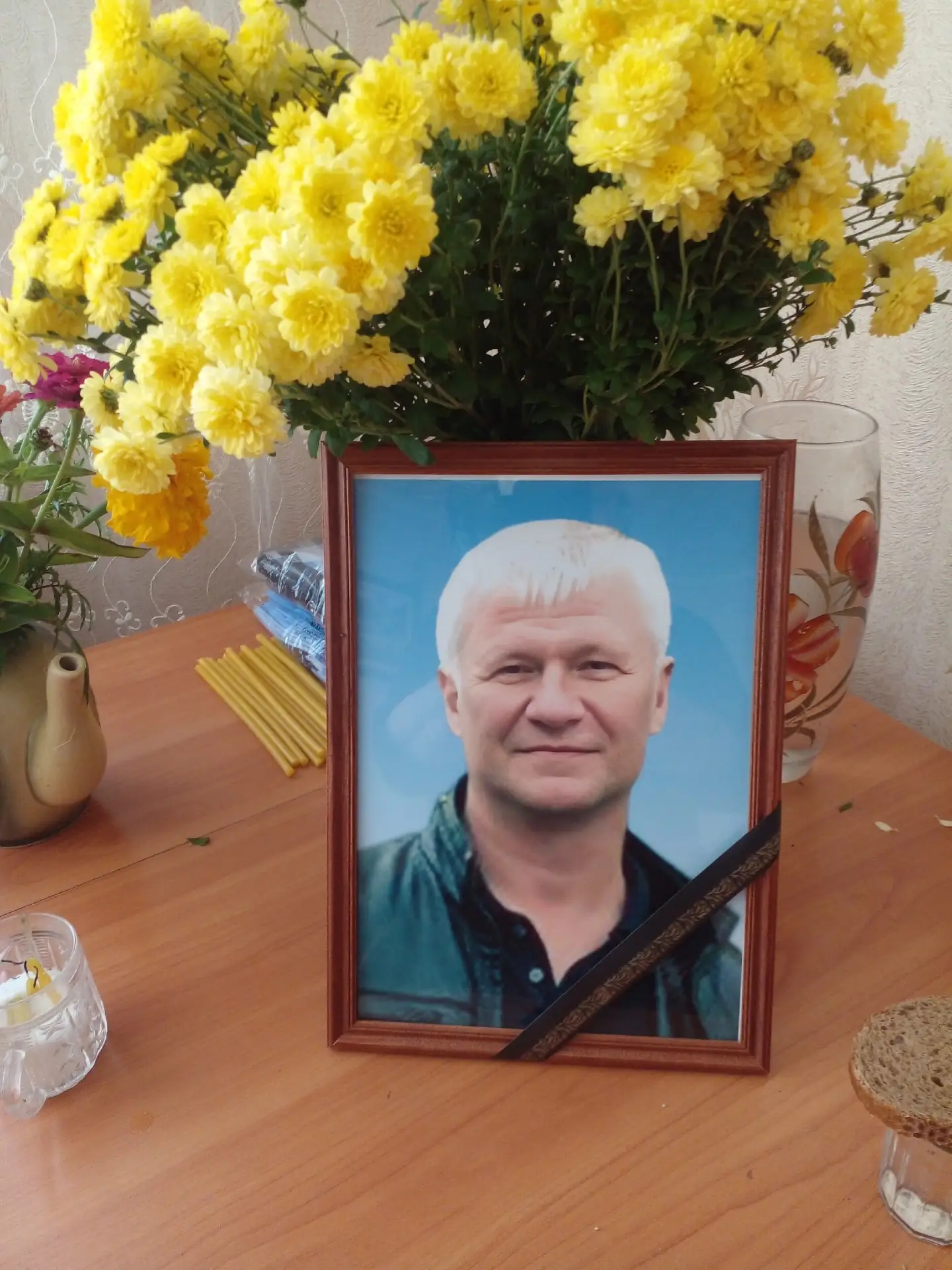 12 октября 2023 г. родные, близкие, одноклассники, друзья проводили в последний путь Со...