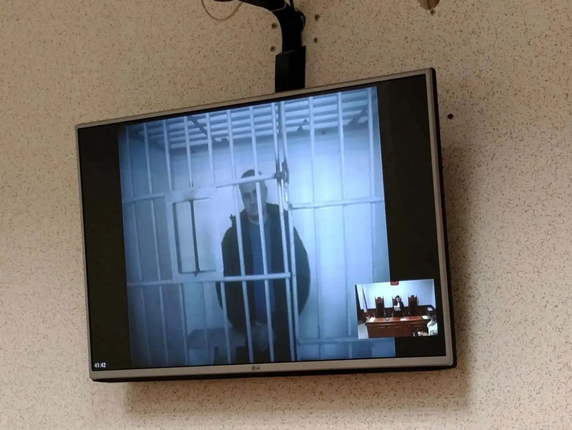 Свердловский областной суд поставил точку в споре о мере пресечения для Аркадия Вагнера...