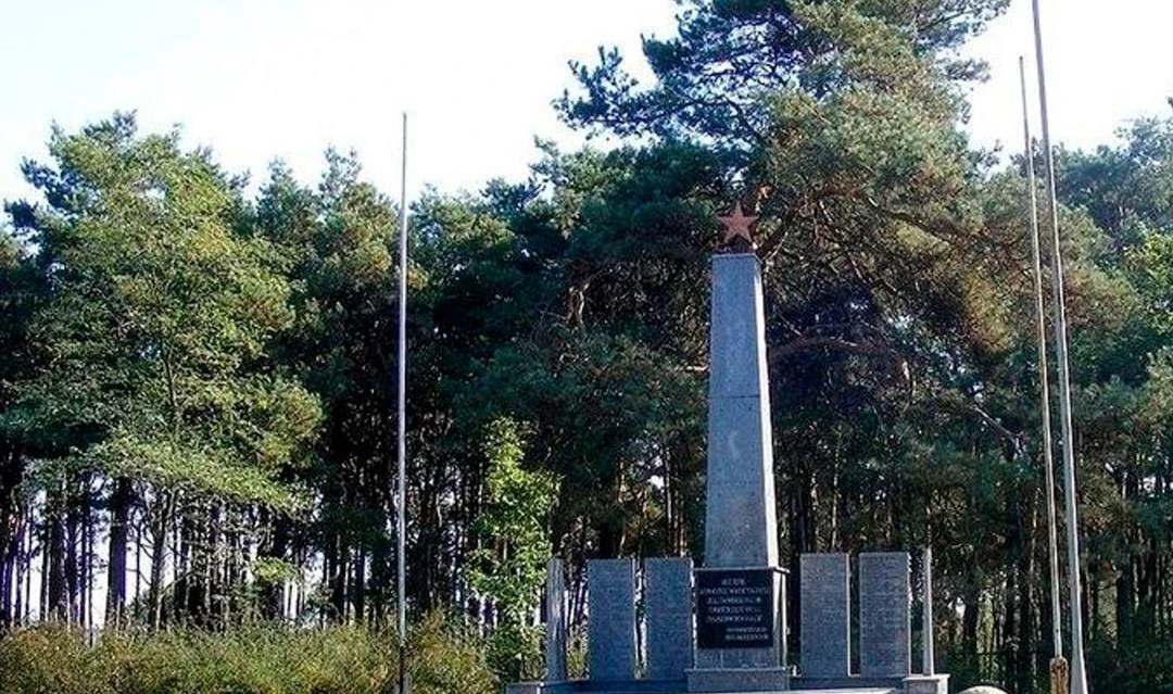В Польше хотят изменить надпись на памятнике советским солдатам