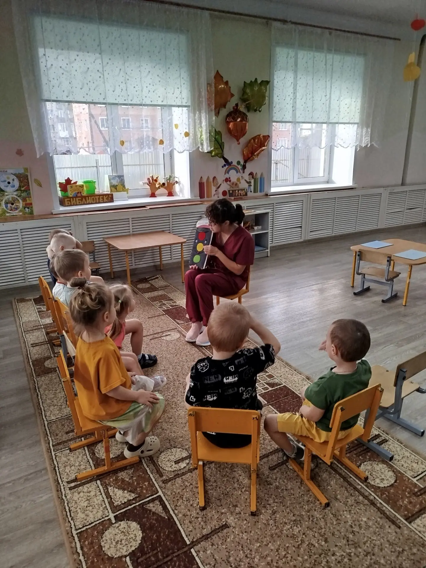 Зелёный свет — для маленьких пешеходов! Пятница безопасности в нашей группе.