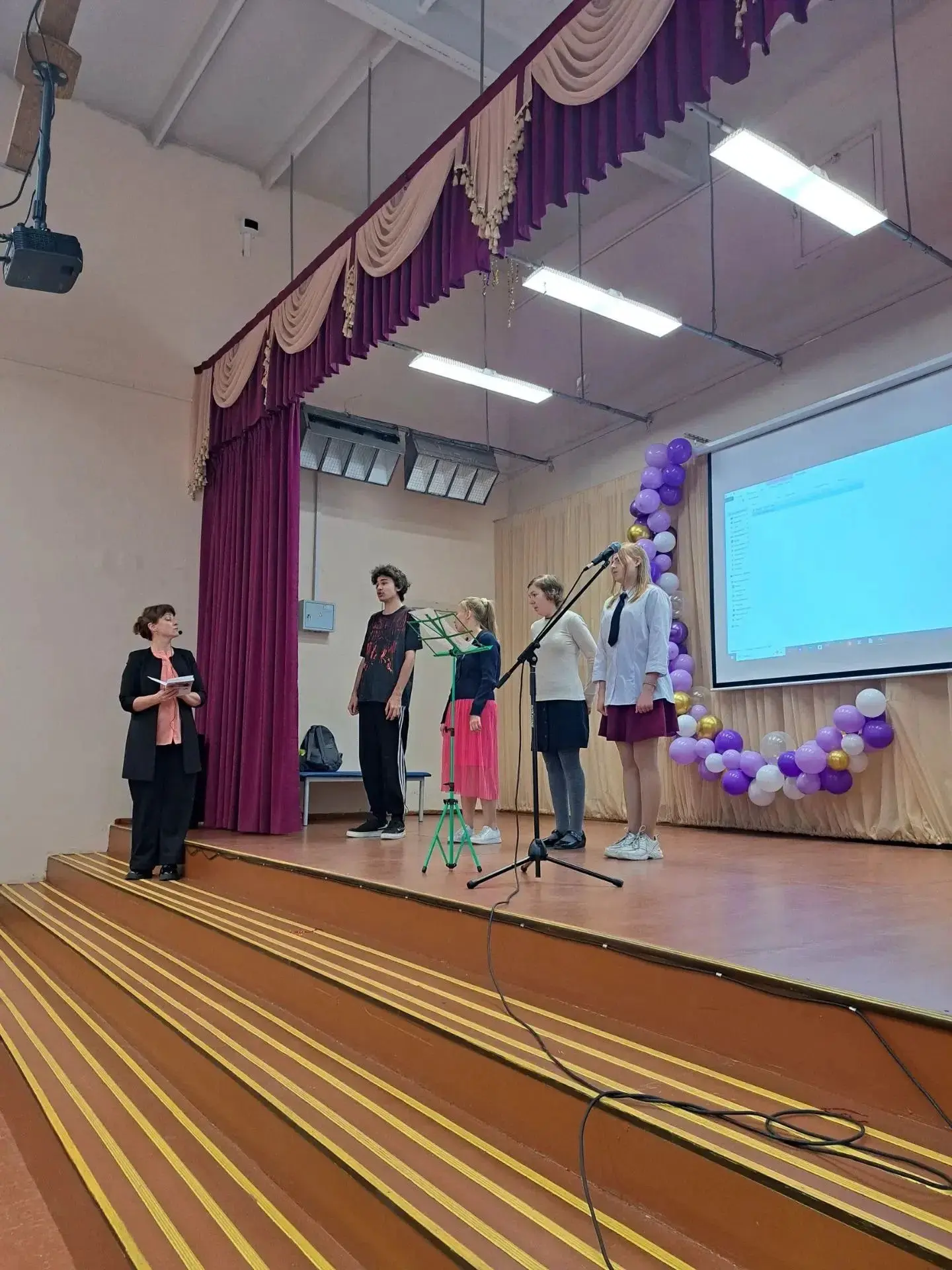 Сегодня были подведены итоги творческого конкурса "Золотая осень".
