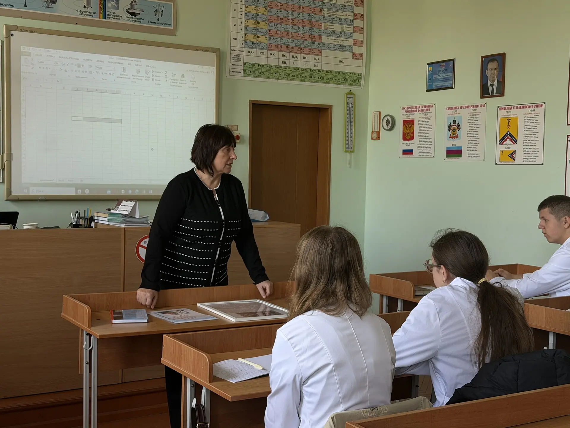 🚀🎖️ Лётчик-космонавт — это не просто профессия, это героическое звание. Наш звёздный ...