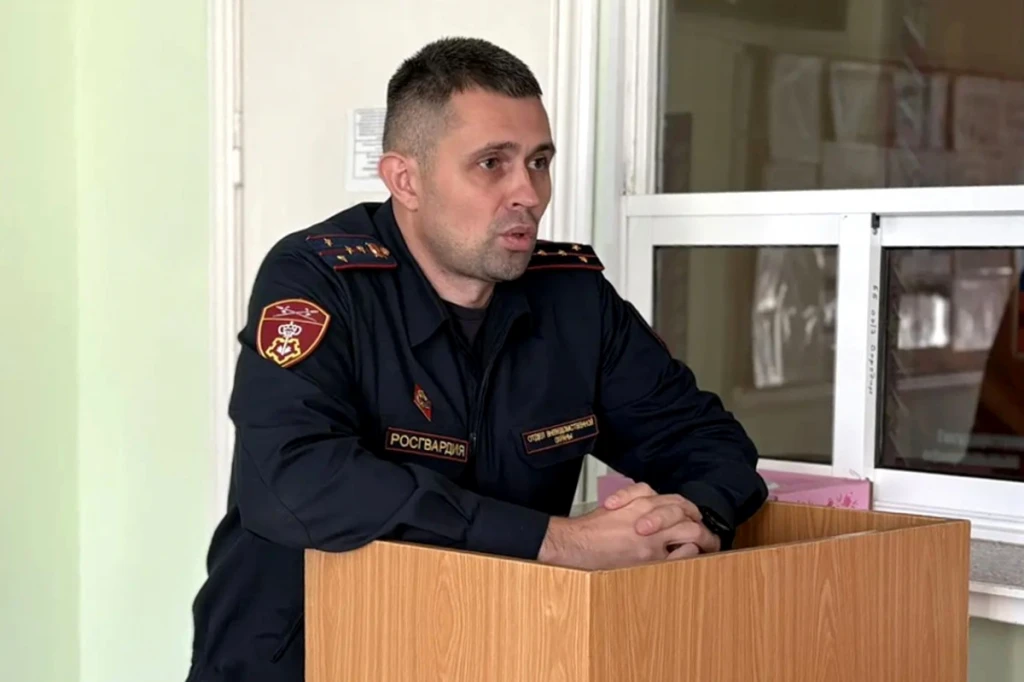 🚨 Росгвардейцы рассказали шадринским студентам об особенностях службы