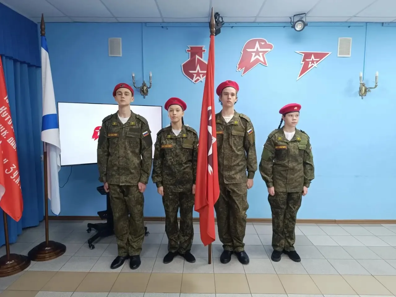 🎉Сегодня мы с гордостью сообщаем, что обучающиеся нашей школы вступили в ряды ЮНАРМИИ! 🌟