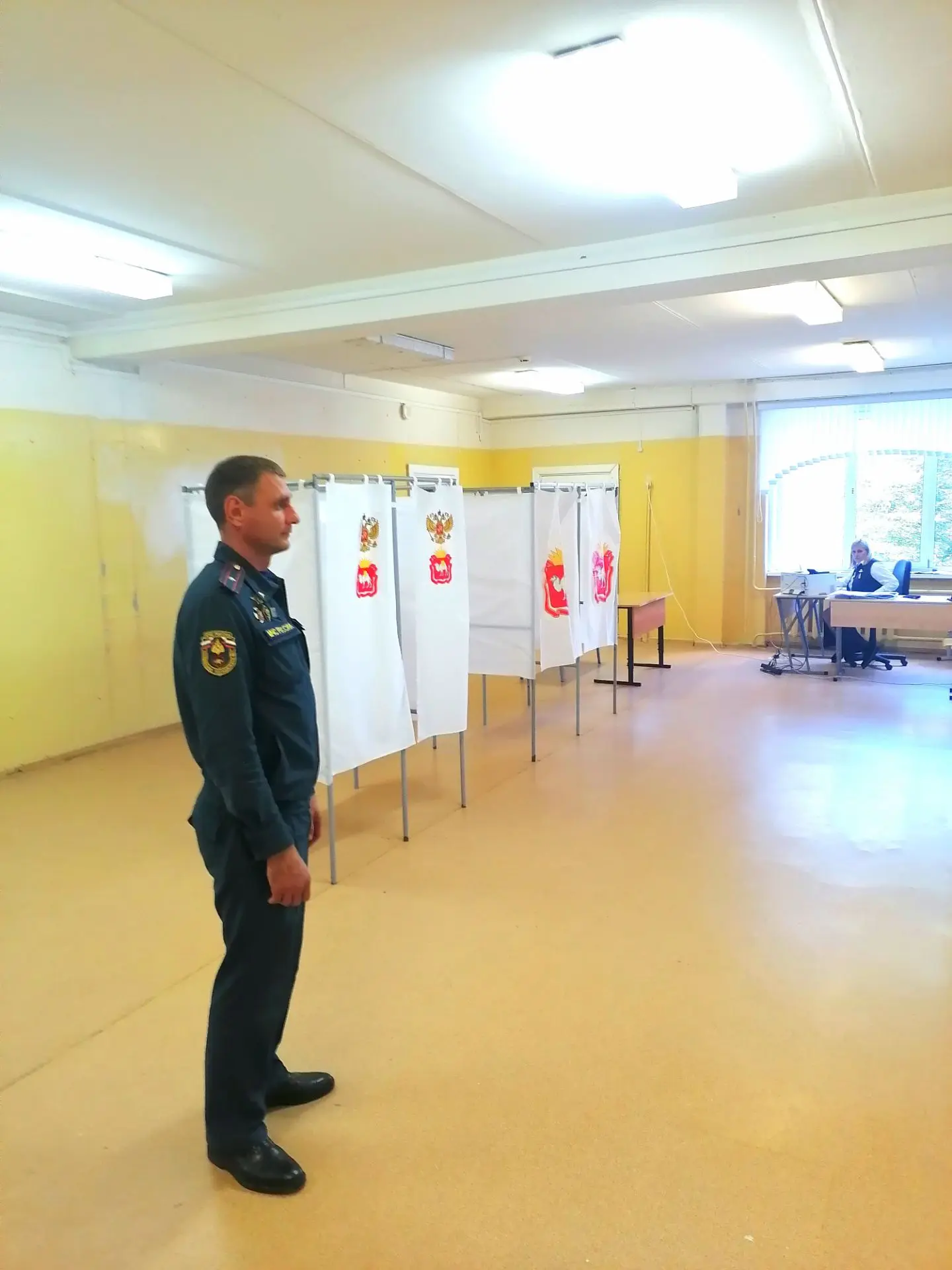 Сотрудники Специального управления ФПС № 1 МЧС России в течении трех дней обеспечивают ...
