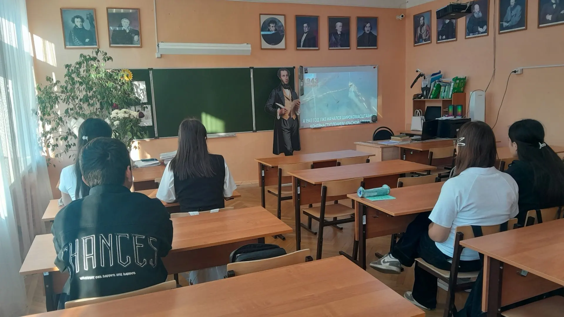В День воинской славы России в Буруновском филиале прошли классные часы, посвящённые по...