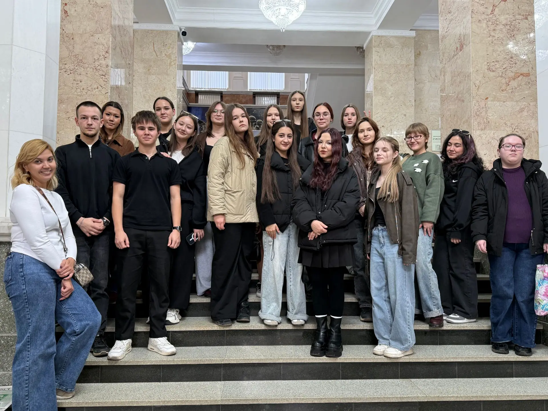 Погружение в историю и культуру: студенты группы 9Э-21-25(28) в Национальном музее Респ...