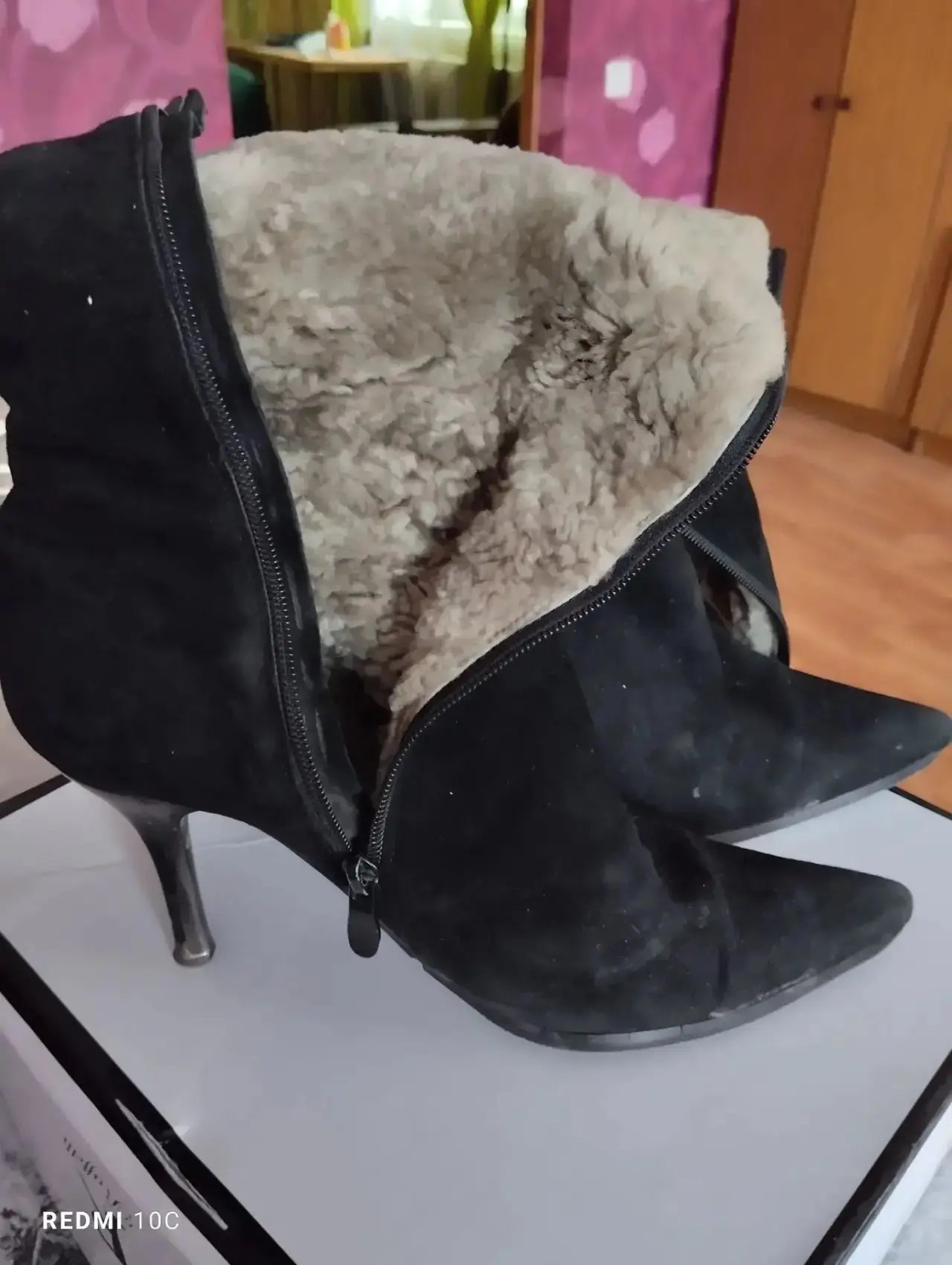 Продам сапоги б/у 500 руб пара, раз 38-39. Телефон: