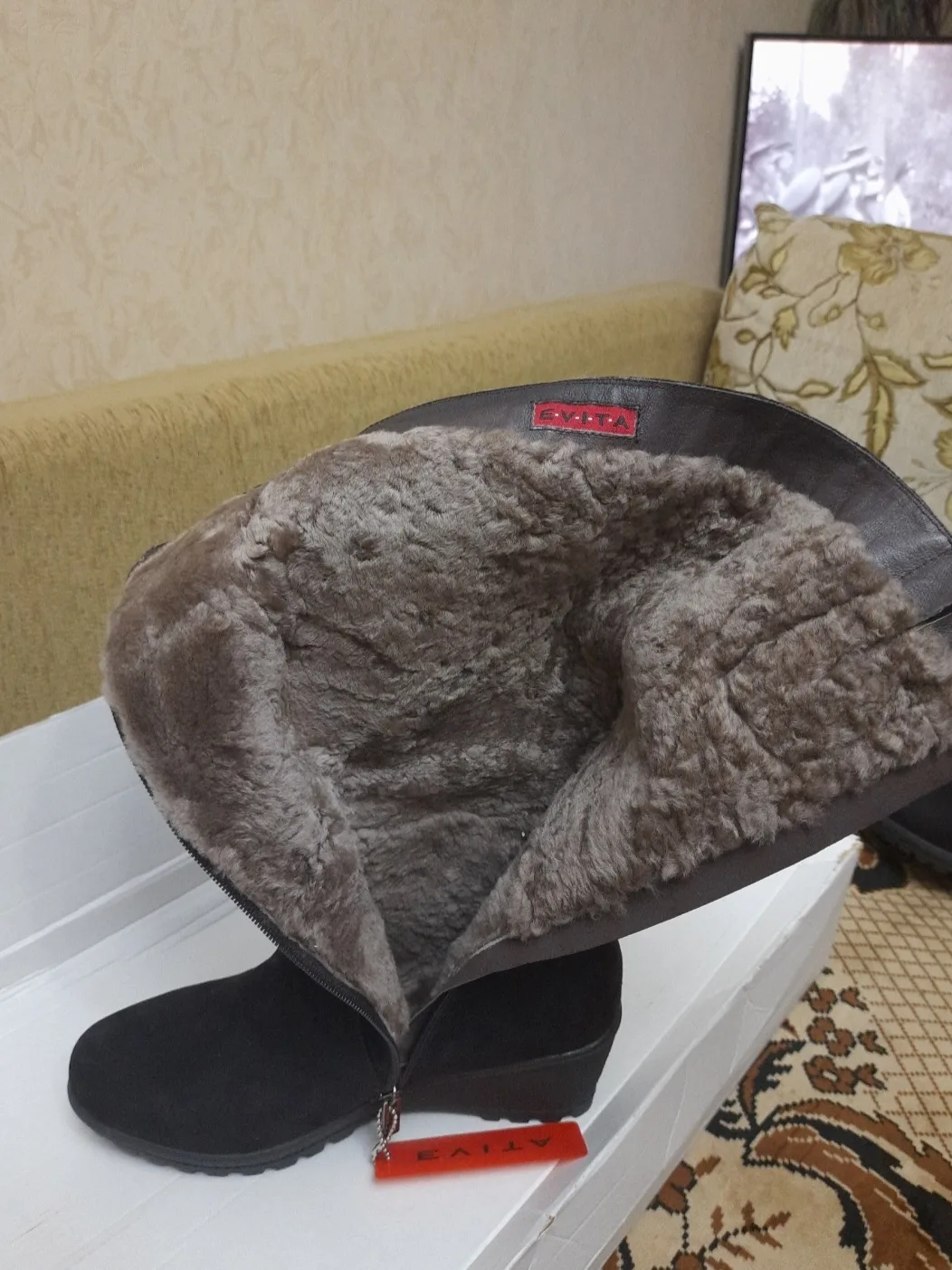 Новые фирменные зимние замшевые сапоги на широкую ножку и подьем, качество отличное